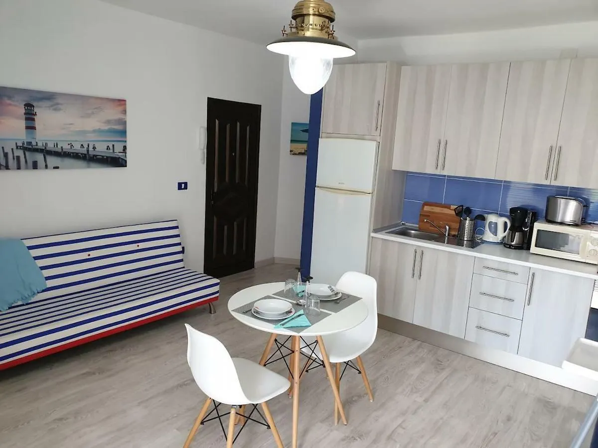 Casa Azul Only 200 Meters To The Beach, Free Wifi, Balcony Apartment Arona  Arona (Tenerife)